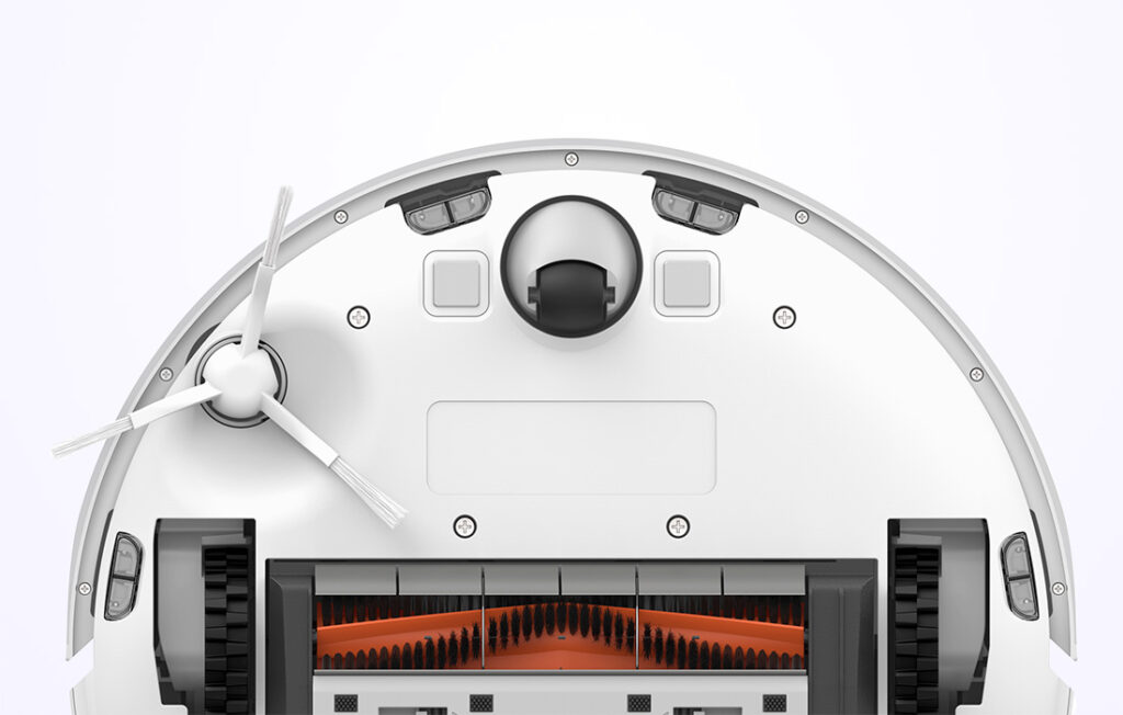 Vedere de aproape a periei și senzorilor aspiratorului robot Dreame D10 Plus