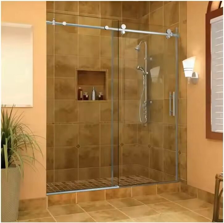 Coloană de duș într-o cabină de duș cu uși de sticlă, într-o baie cu faianță maro