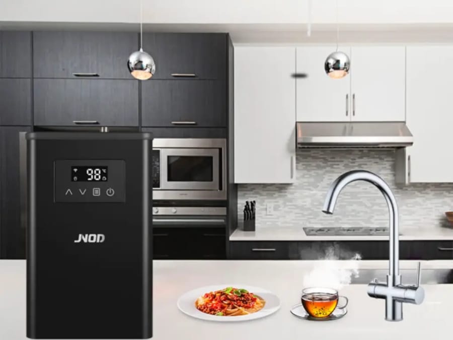 Sistem de încălzire instant a apei montat în bucătărie