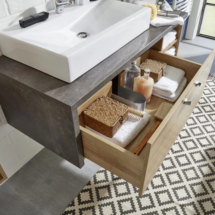 Mască pentru lavoar baie cu spațiu de depozitare și organizare.