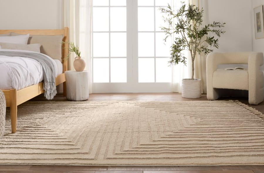 Covor elegant și confortabil într-un dormitor modern și minimalist