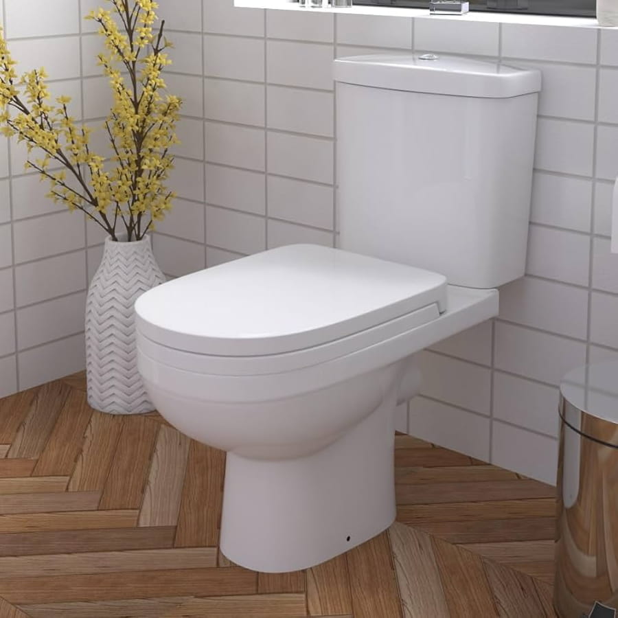 Vas WC de pardoseală cu design minimalist într-o baie modernă