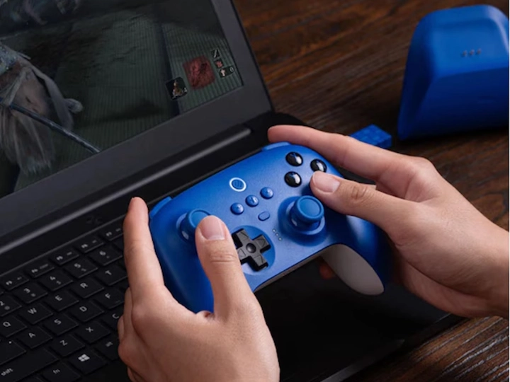 8BitDo Ultimate Wireless Controller cu dock de încărcare pentru PC