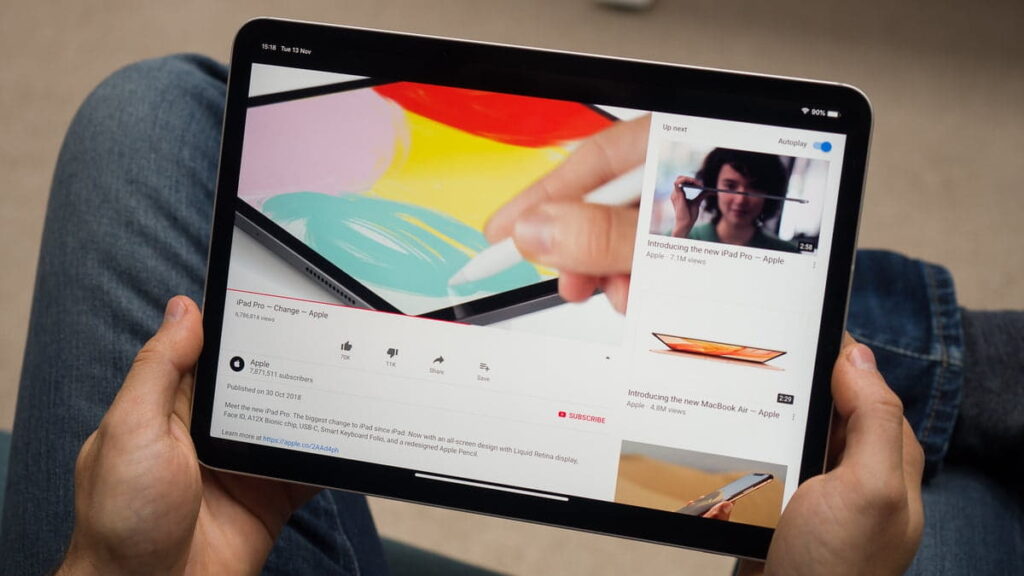 Tabletă utilizată pentru desen digital și multimedia, reprezentând cele mai bune tablete.