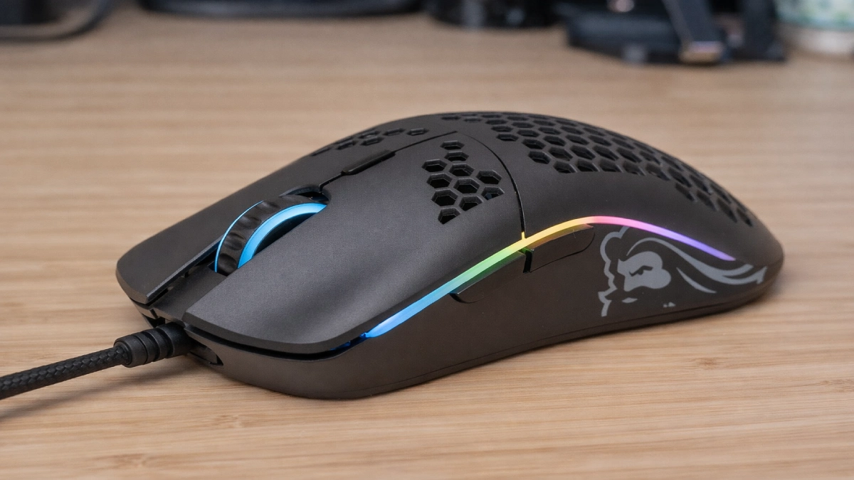Mouse de gaming Glorious Model O, ultra-ușor, negru
