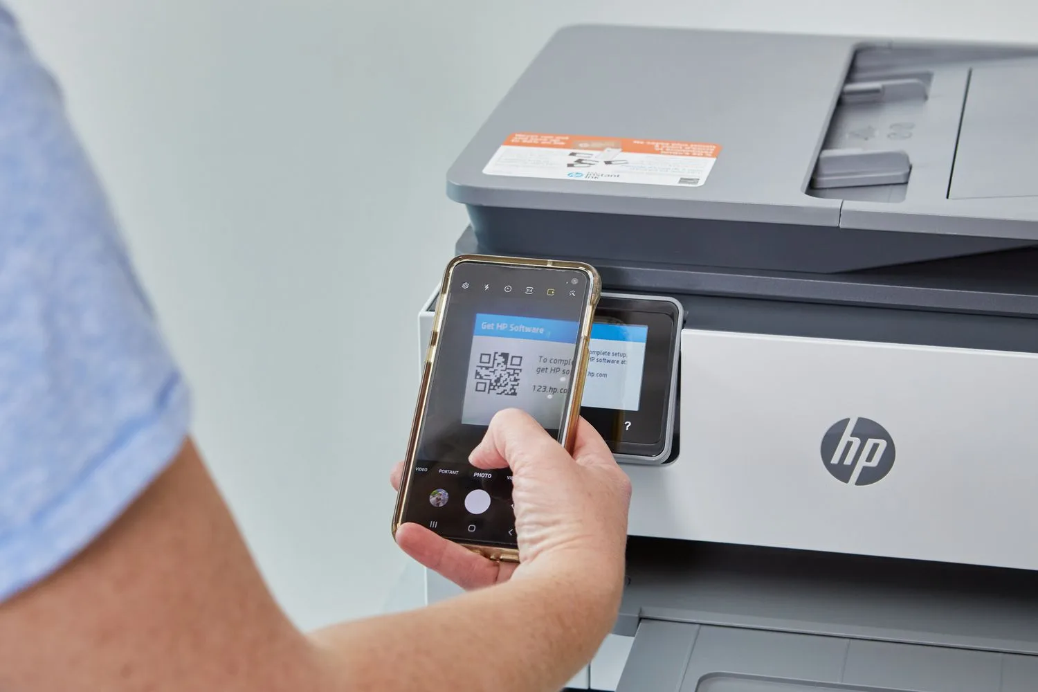 Configurare imprimantă HP cu ajutorul unui cod QR și a unui smartphone