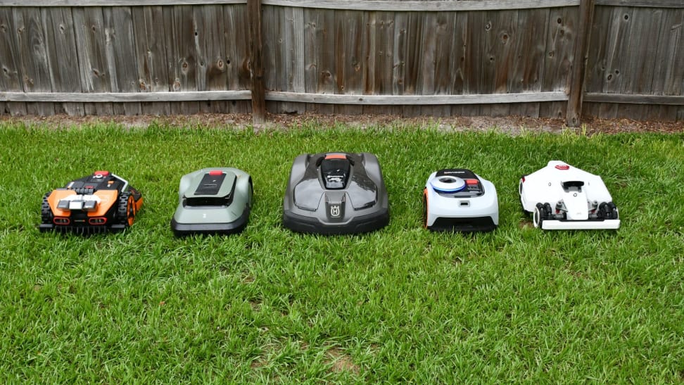cei mai buni roboți de tuns iarba testați pe gazon