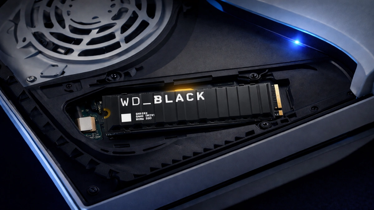 ssd wd black 2tb montat in ps5 in slot m2 cu heatsink pentru upgrade stocare