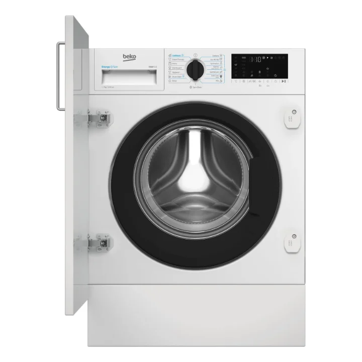 Mașina de spălat rufe incorporabilă Beko B3WBT671415W, albă, cu ușa de mobilier deschisă, văzută din față