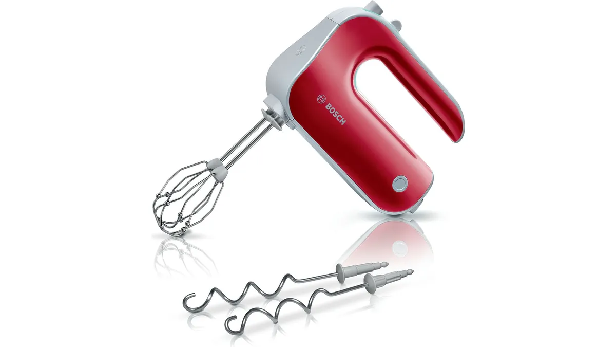 Mixerul de mână Bosch MFQ40303, roșu cu argintiu, cu telurile montate și cârligele de frământat alături