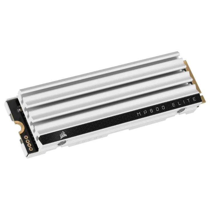 SSD Corsair MP600 ELITE de 2 TB cu radiator alb pentru PS5, văzut din unghi