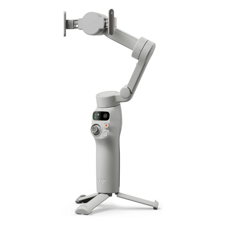 Gimbalul DJI Osmo Mobile 7, gri deschis, pe trepiedul integrat