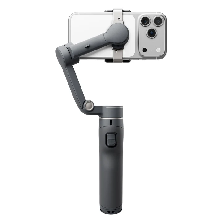 Gimbalul DJI Osmo Mobile 8P, gri închis, cu un iPhone în clemă