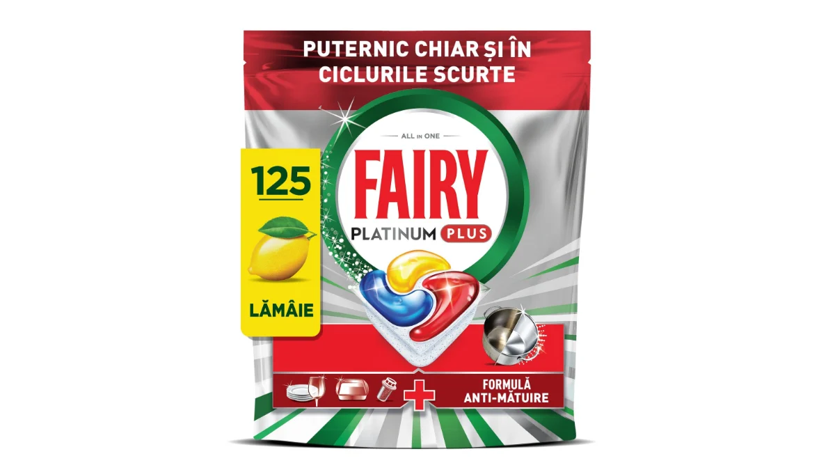 Punga de capsule Fairy Platinum Plus Anti-Dull pentru mașina de spălat vase, 125 de spălări, pe fundal alb