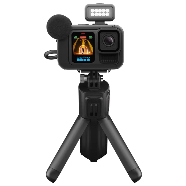 Cameră GoPro HERO13 Black Creator Edition pe grip-trepied, cu microfon și lampă LED montate
