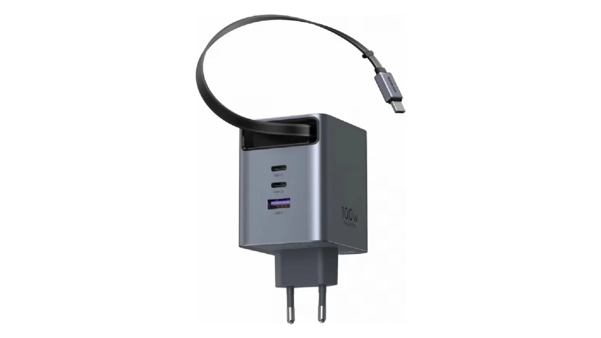 Încărcător Ugreen de 100 W, gri, cu cablu USB-C retractabil, două porturi USB-C și un port USB-A