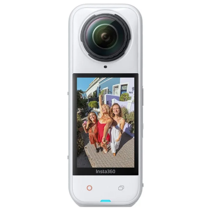 Camera 360° Insta360 X5 în ediția albă Satin White, vedere frontală