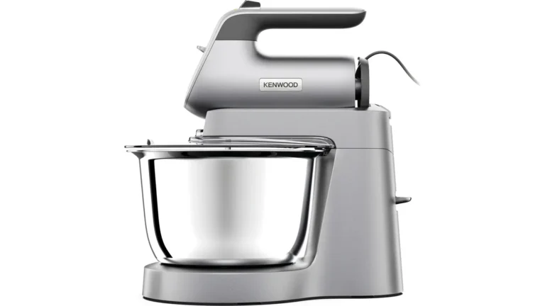 Mixerul Kenwood Chefette HMP54.000SI, argintiu, prins pe suport deasupra bolului rotativ din inox