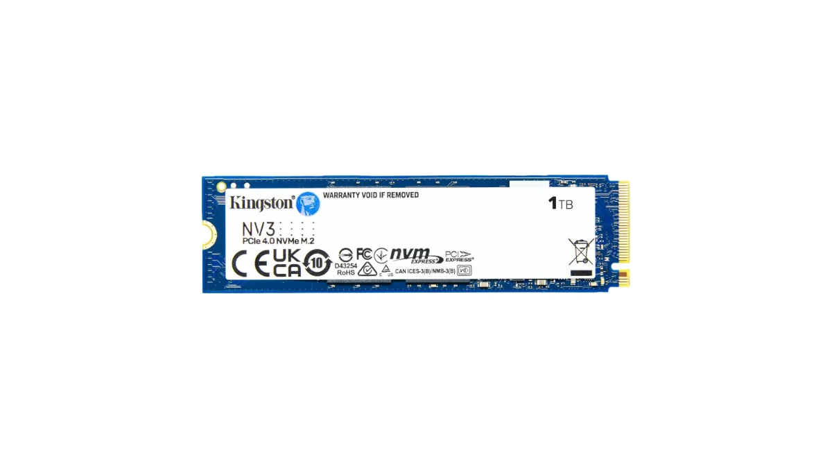 SSD-ul Kingston NV3 de 1 TB, în format M.2 2280, pe fundal alb