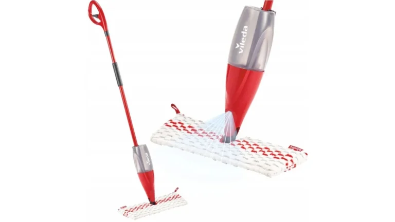 Mopul spray Vileda 1-2 SprayMax, roșu cu gri, cu rezervorul pe coadă și laveta plată din microfibră