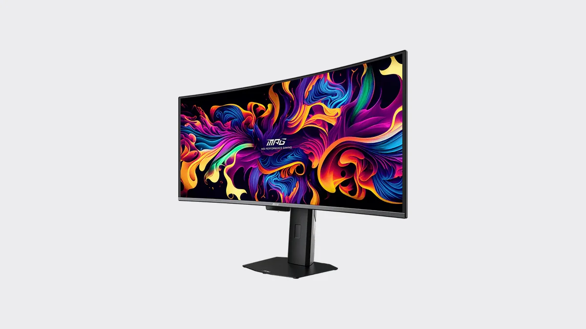 Monitorul curbat MSI MPG 341CQR QD-OLED X36 văzut din lateral, pe suportul negru